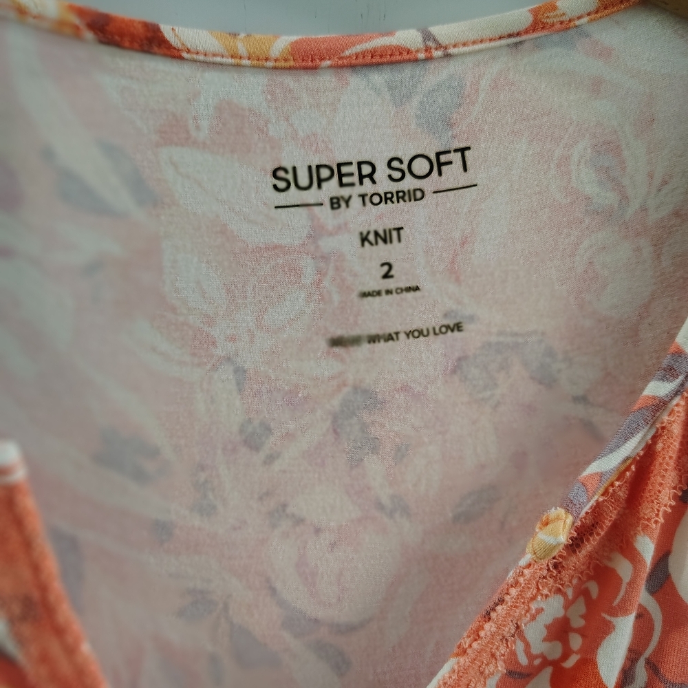 Torrid Babydoll Floral Top Coral | V-Neck Sheer Balloon Sleeve | Plus Size 2/2X - Picture 7 of 11